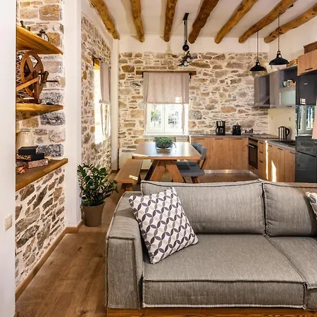 Thalia By Pelion Esties *